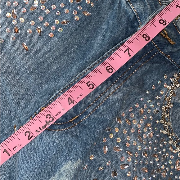 Beautiful Bedazzled ripped jeans - Picture 7 of 7